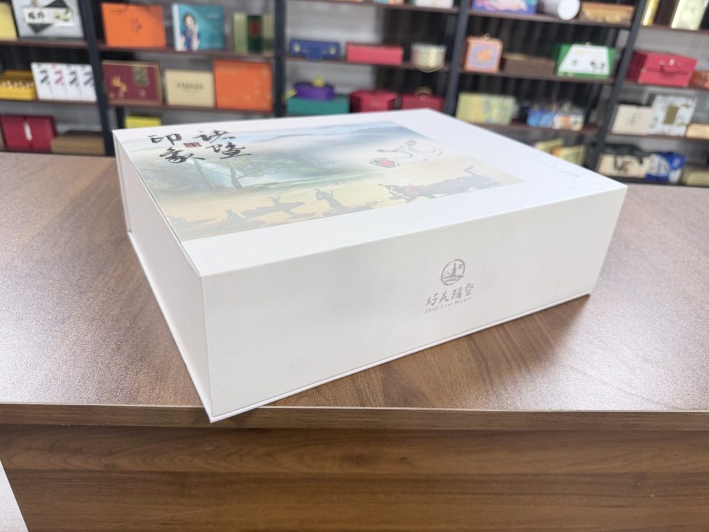 Elegant White Landscape Tea Gift Box Set With Multiple Compartments