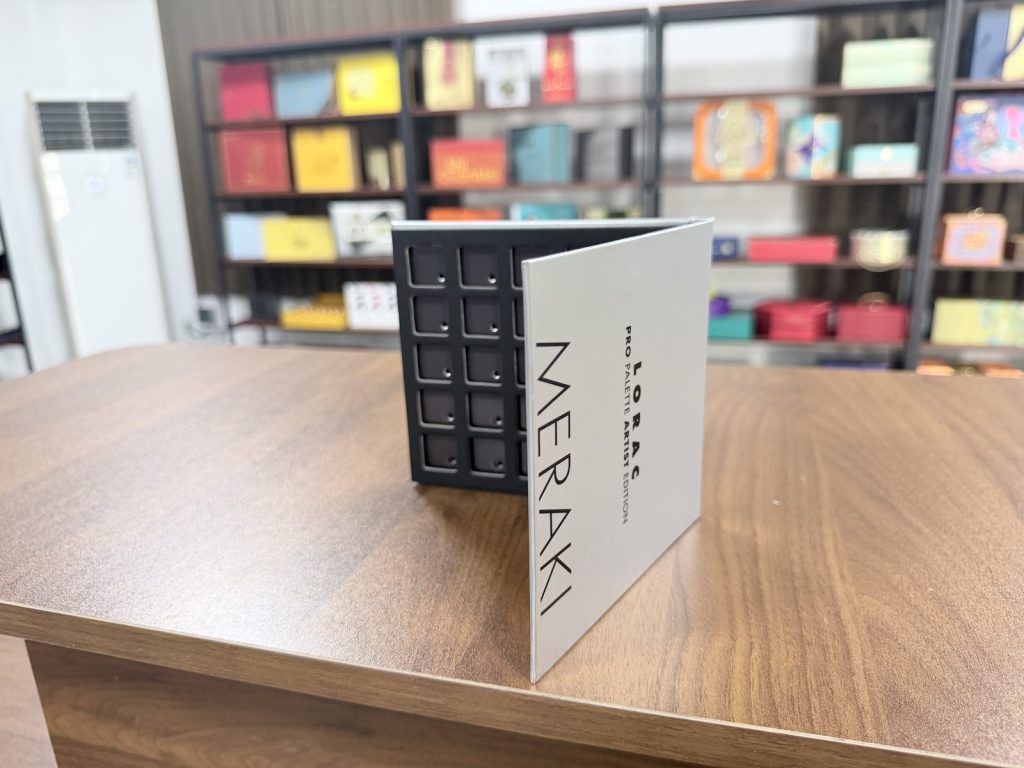LORAC Pro MERAKI Black Folding Palette Display Box With Transparent Window - view