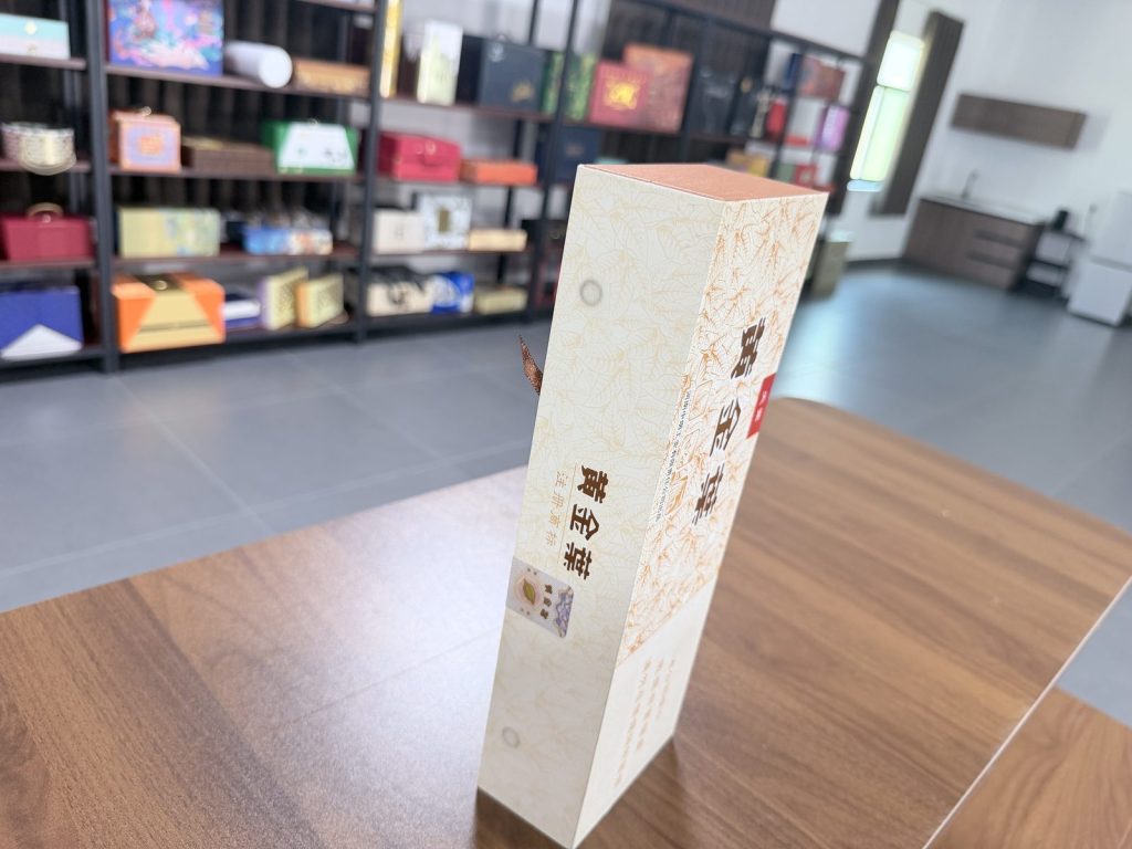 Elegant Kraft Paper Tea Gift Box With Traditional Chinese Calligraphy - view