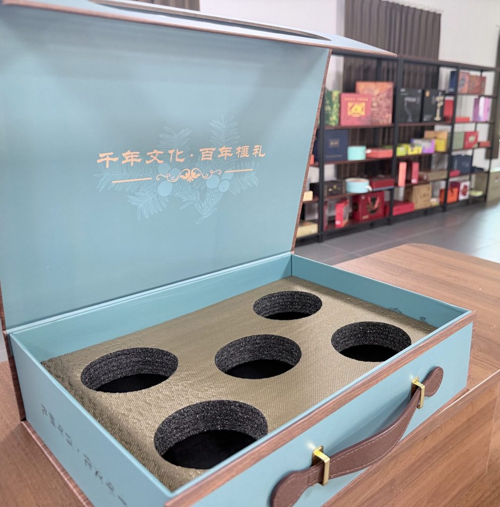 Light Blue Cigarette Gift Box With Flip Opening Lid And Landscape Design - view 