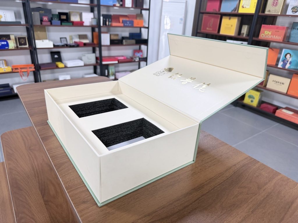 Cream White Tea Gift Box With Gold Chinese Characters And Interior Insert