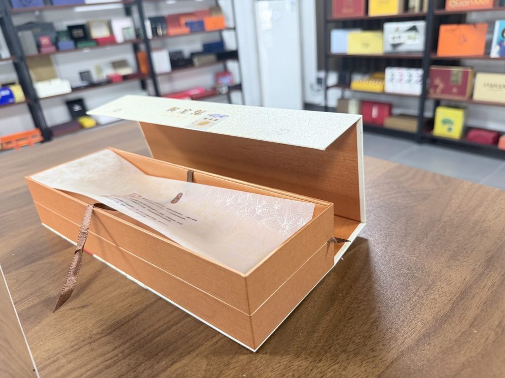 Elegant Kraft Paper Tea Gift Box With Traditional Chinese Calligraphy - view