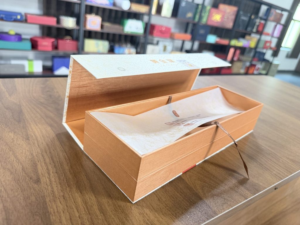 Elegant Kraft Paper Tea Gift Box With Traditional Chinese Calligraphy - view